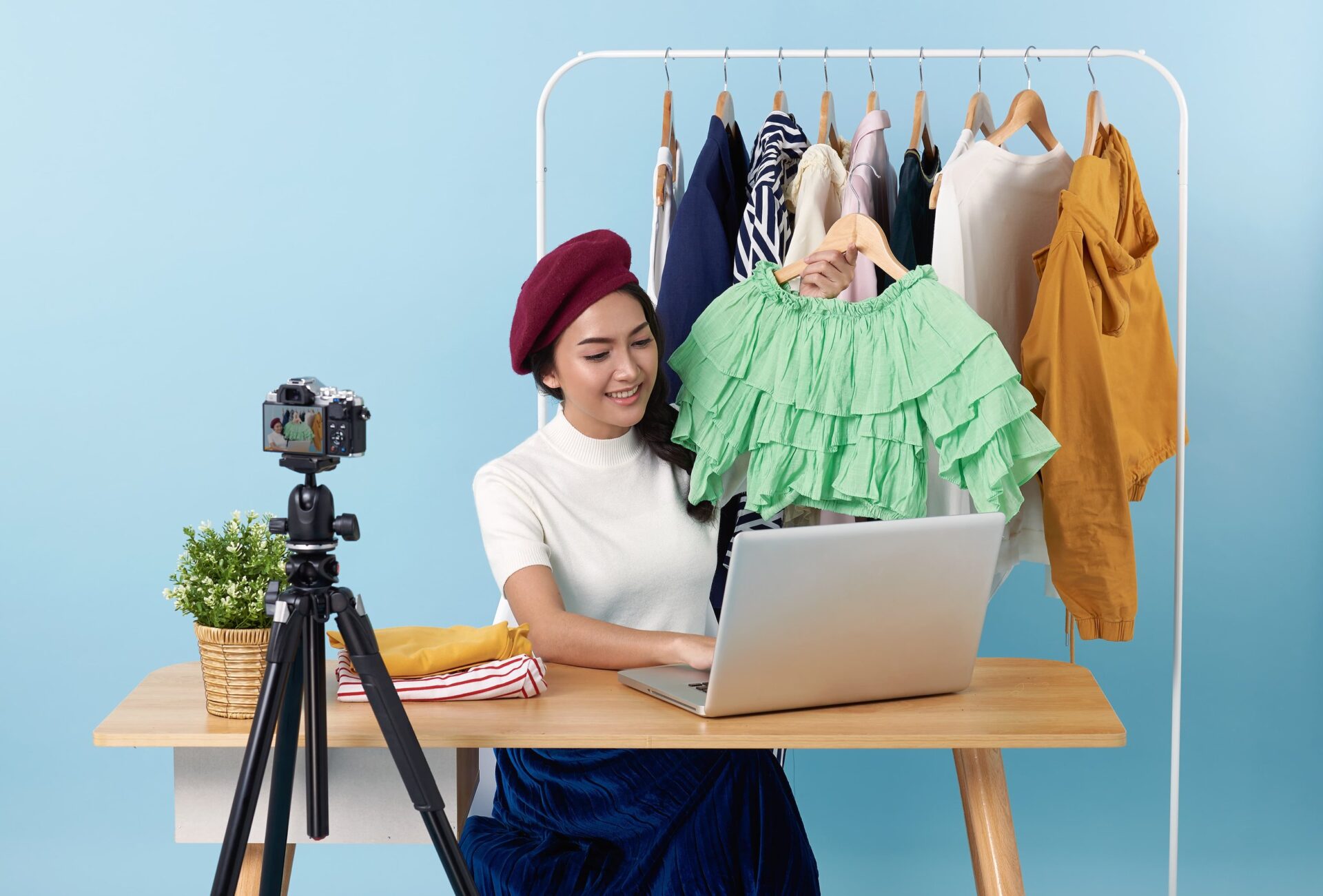 Fashion dan Sosmed: Tips Endorse Fashion di Sosmed