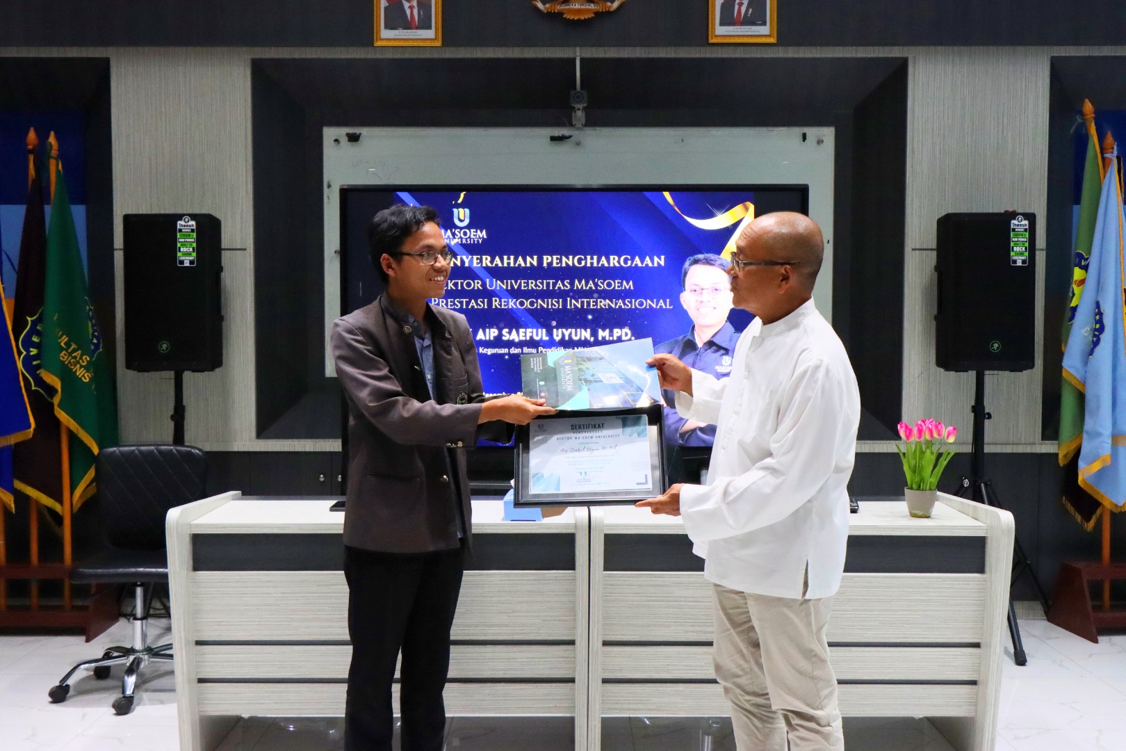 Berikut dosen berprestasi Al Ma'soem yang menunjukkan keunggulan kualitas pendidikan melalui raihan gelar akademik tertinggi