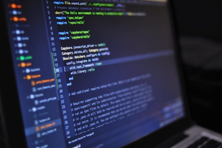 Bukan Cuma Ngoding! Hal Tak Terduga yang Dipelajari di Jurusan Teknik Informatika